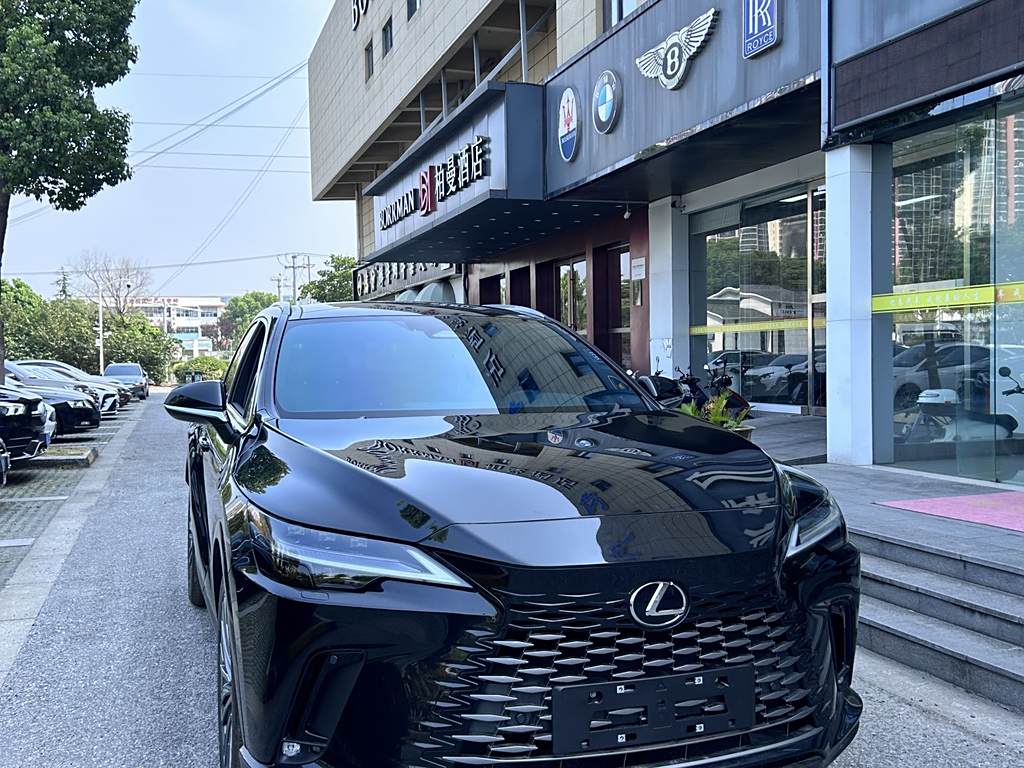 Lexus RX 2023 450h+  Полный привод