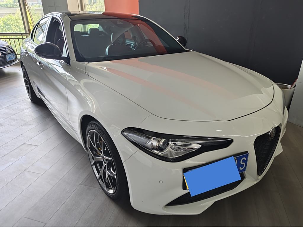 Alfa Romeo Giulia 2019 2.0T 280HP