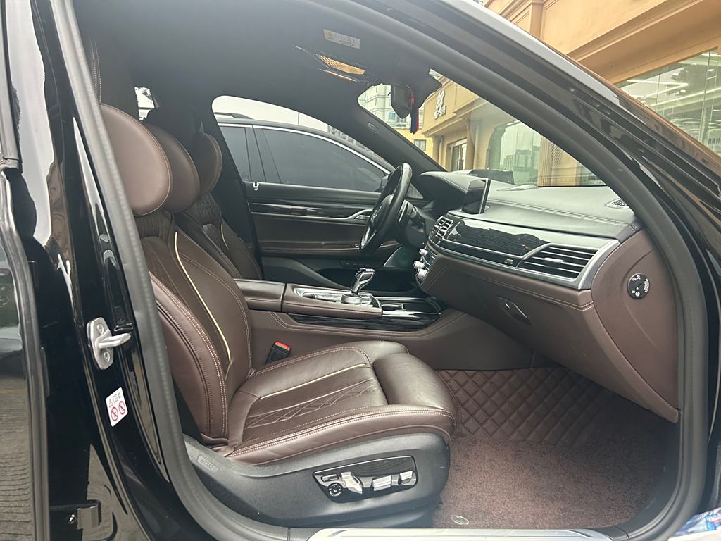 BMW 7 Series 2021 730Li M Sport Package