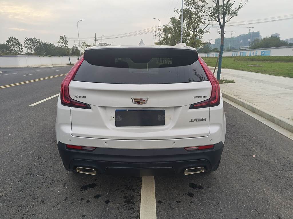 Cadillac XT4 2021 28T