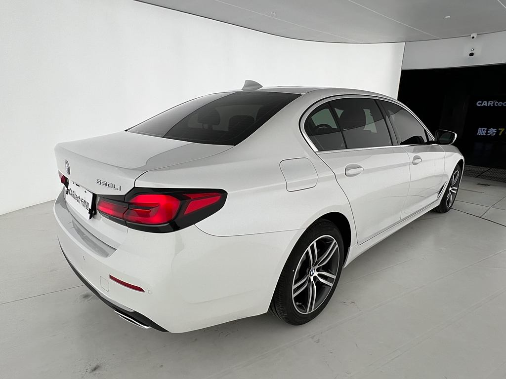 BMW 5 Series 2022  530Li xDrive