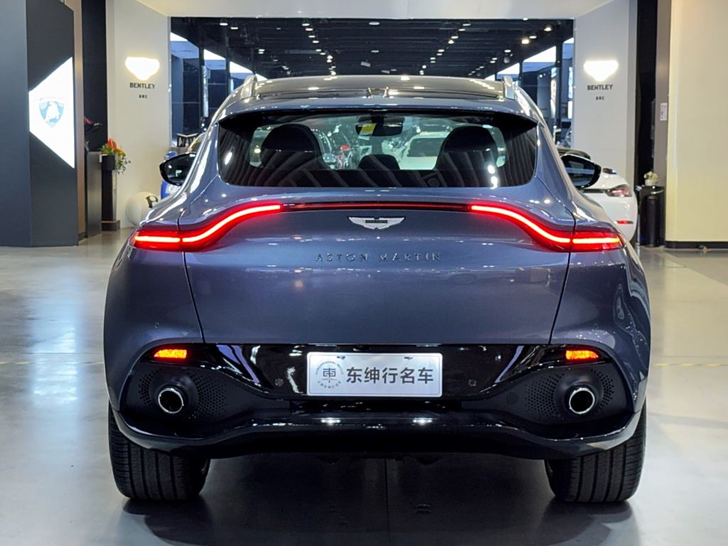 Aston Martin DBX 2024 4.0T V8