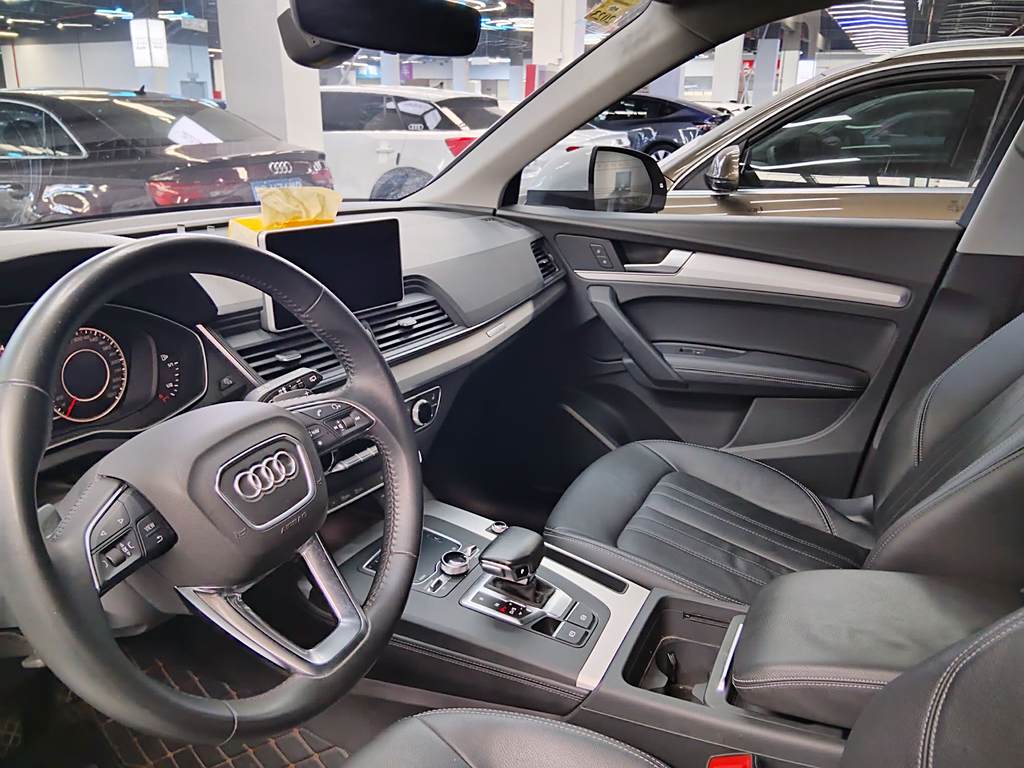 Audi Q5L 2020 40 TFSI