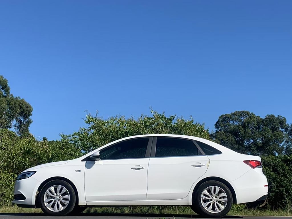 Buick Excelle 2021  1.5L Автоматическая