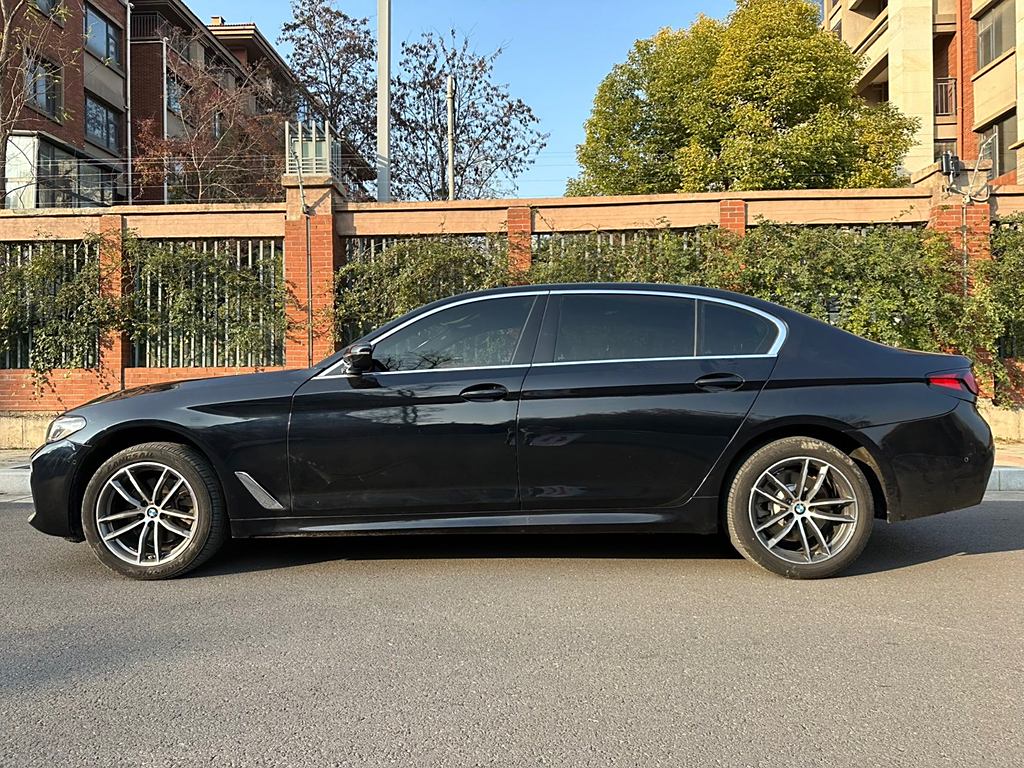 BMW 5 Series 2022  525Li M Sport Package