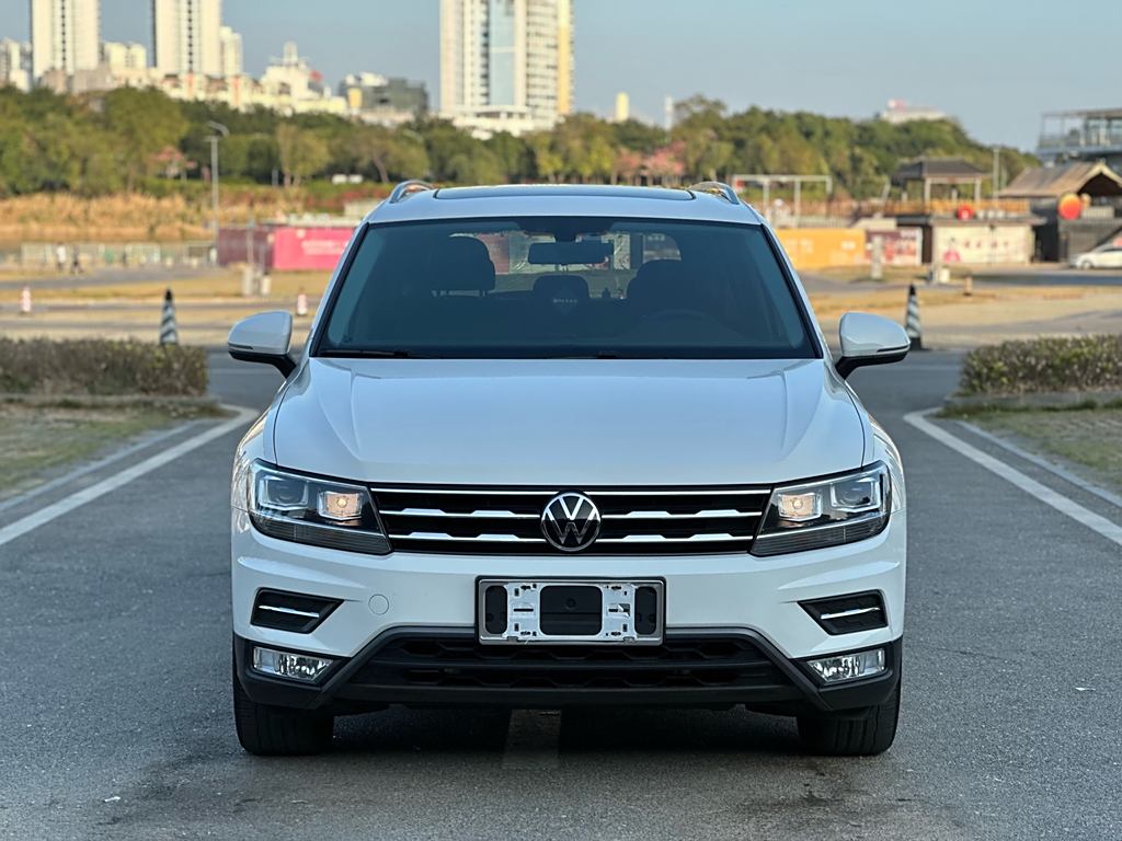 Volkswagen Tiguan L 2021 330TSI Автоматическая