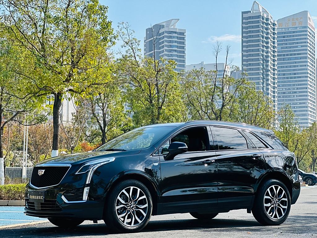 Cadillac XT5 2023 2.0T  Полный привод（）