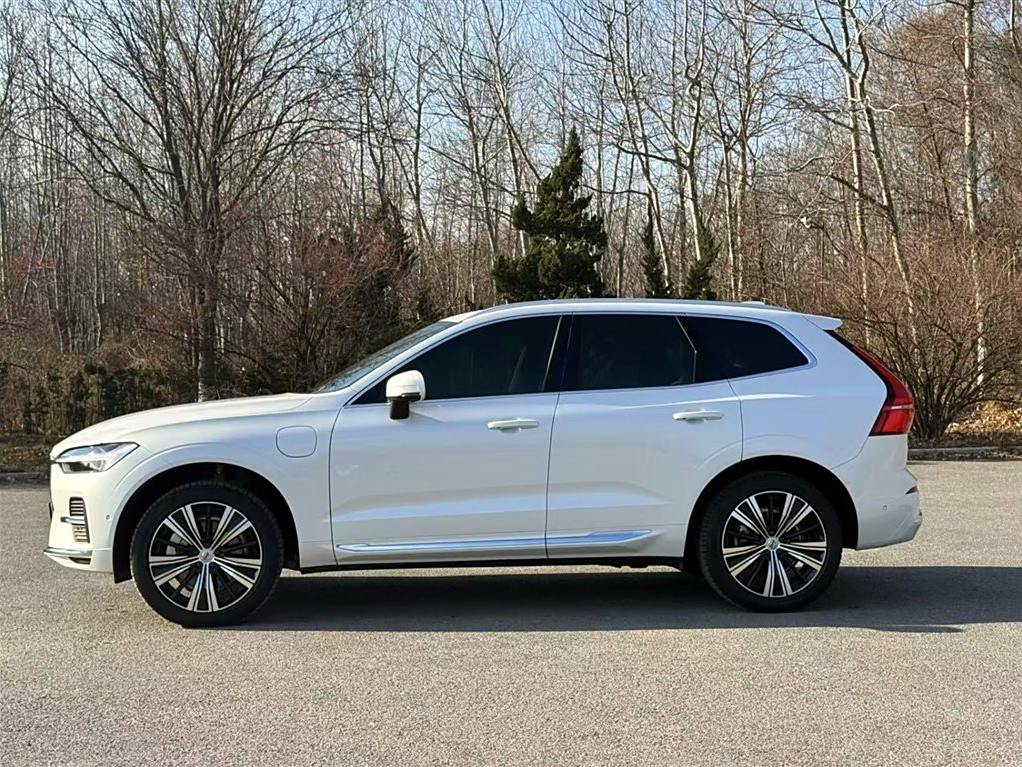 Volvo XC60 2022 T8 Плагин-гибрид (PHEV)  Полный привод