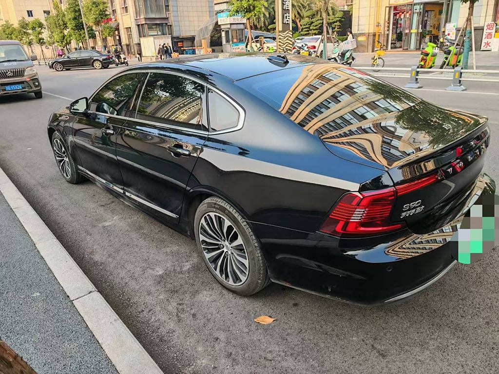 Volvo S90 2024   Полный привод