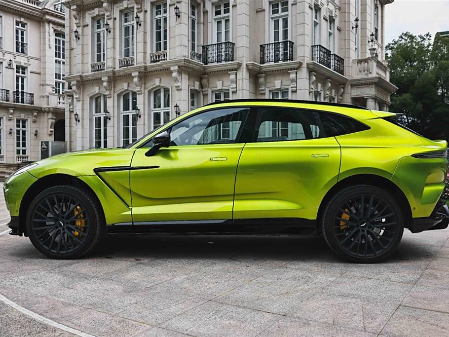 Aston Martin DBX 2024 4.0T V8 707