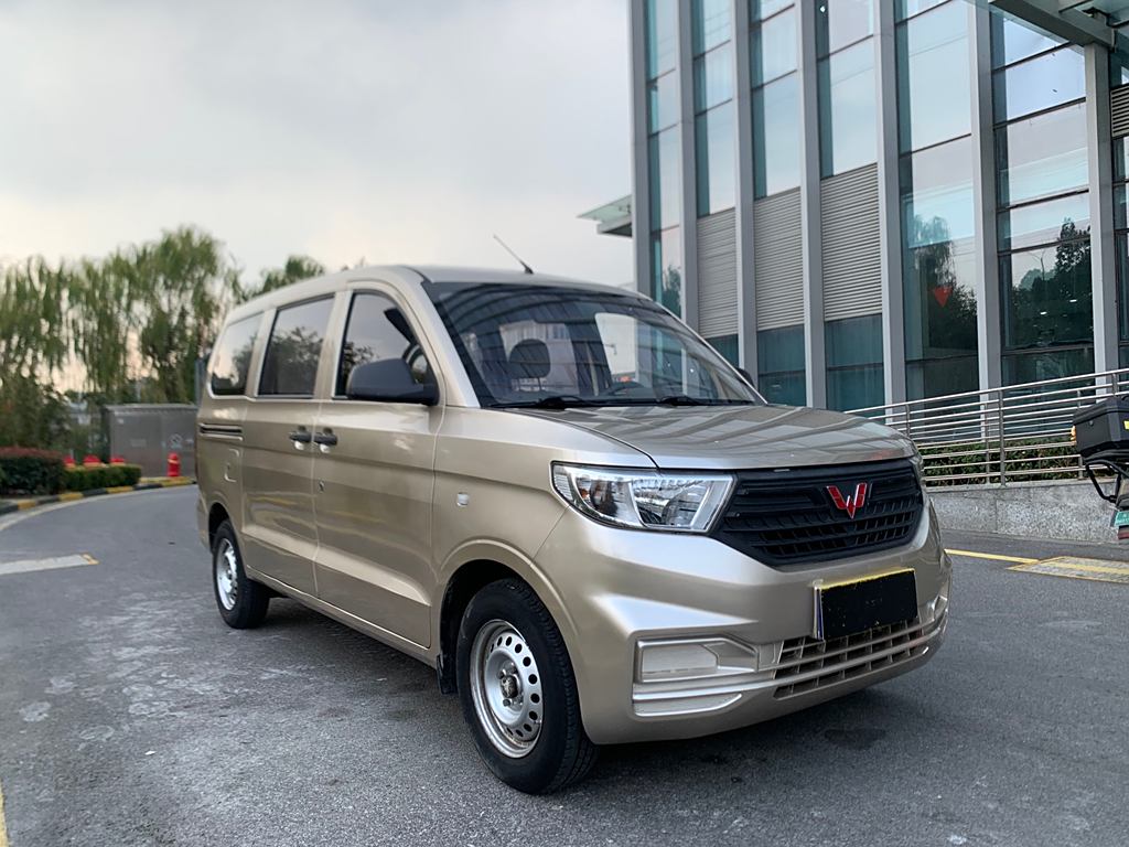 Wuling Hongguang V 2021 1.5LLAR