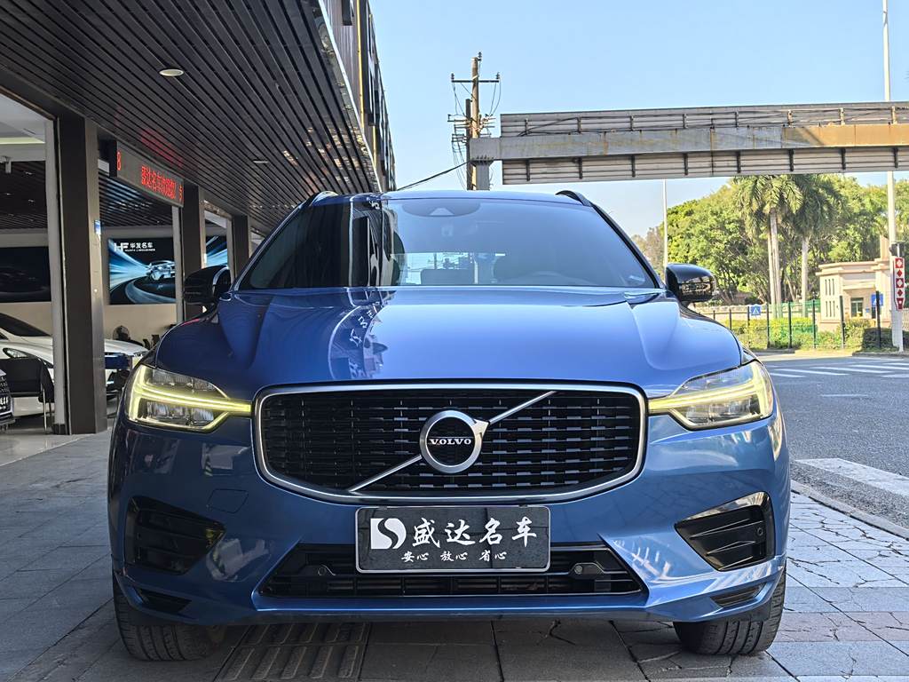 Volvo XC60 2020 T5  Полный привод