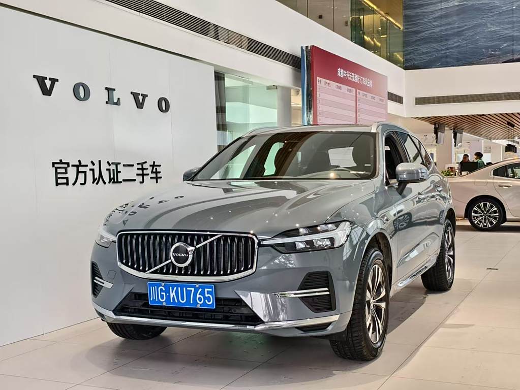 Volvo XC60 2024 B5 Полный привод