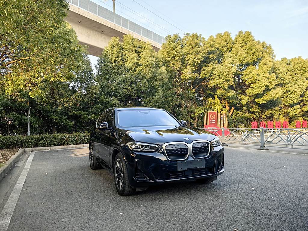 BMW iX3 2022