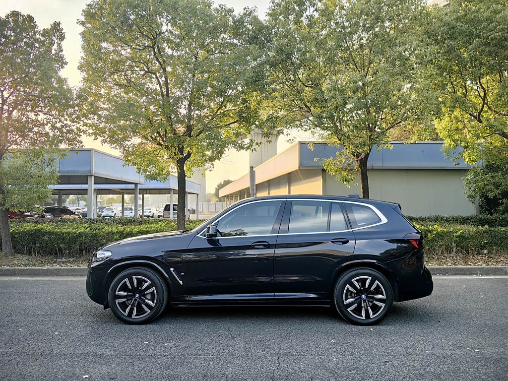 BMW iX3 2022