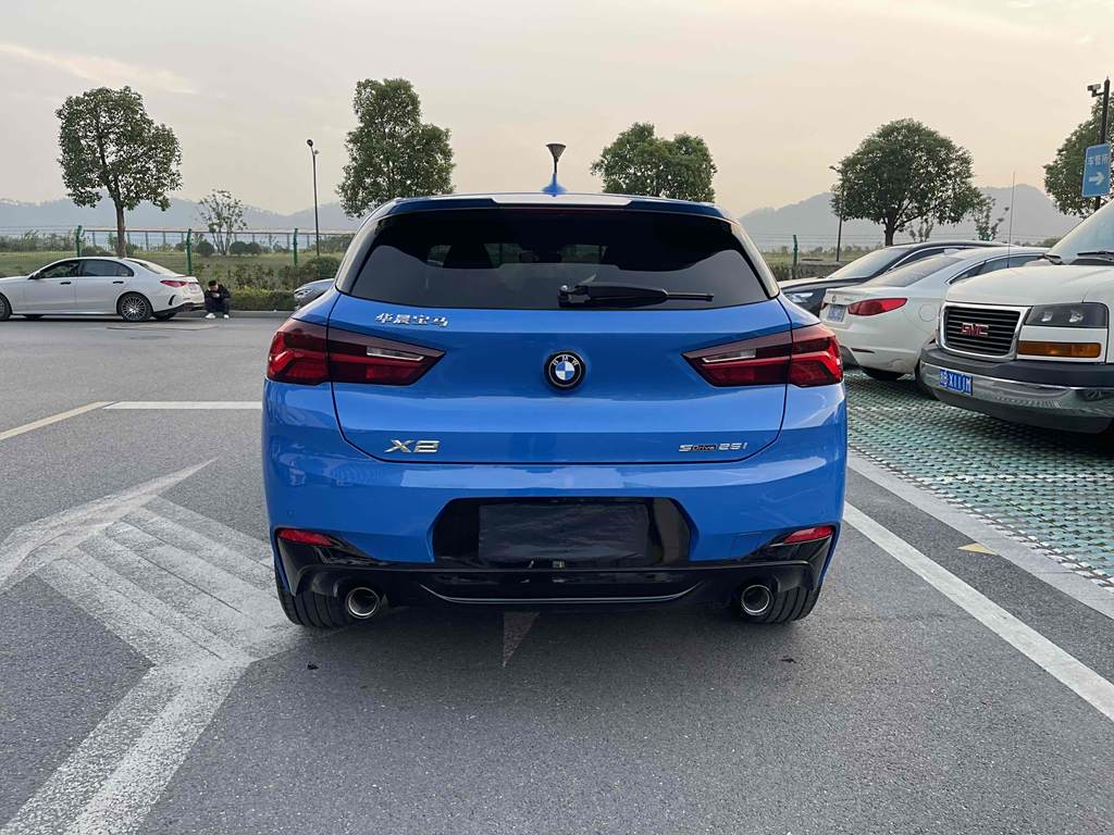 BMW X2 2021 sDrive25i