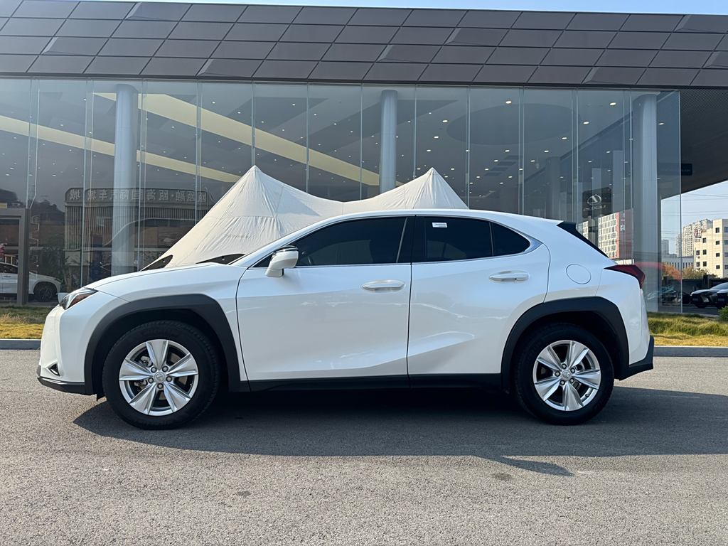 Lexus UX 2022 260h ·