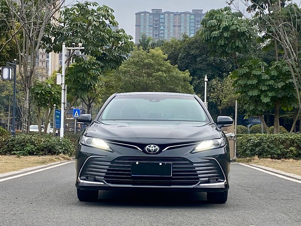 Toyota Camry 2021 2.0G