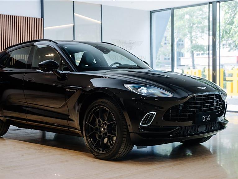 Aston Martin DBX 2024 4.0T V8