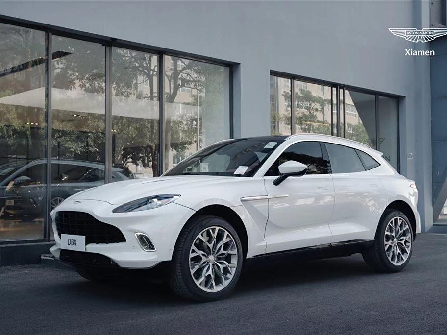 Aston Martin DBX 2024 4.0T V8