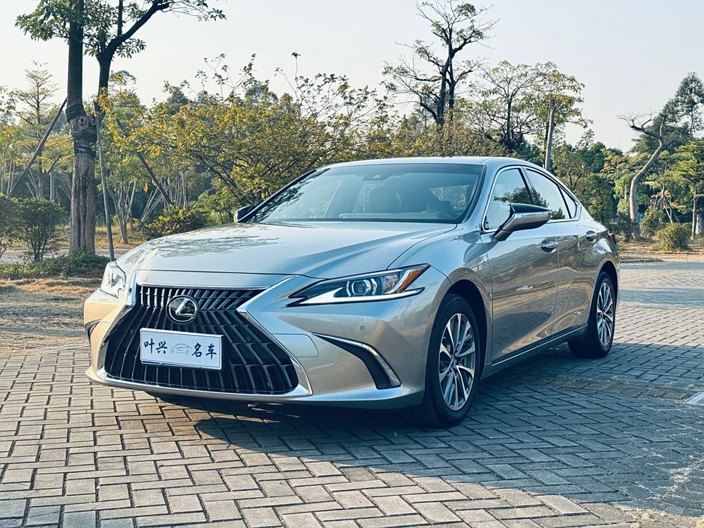 Lexus ES 2022 200