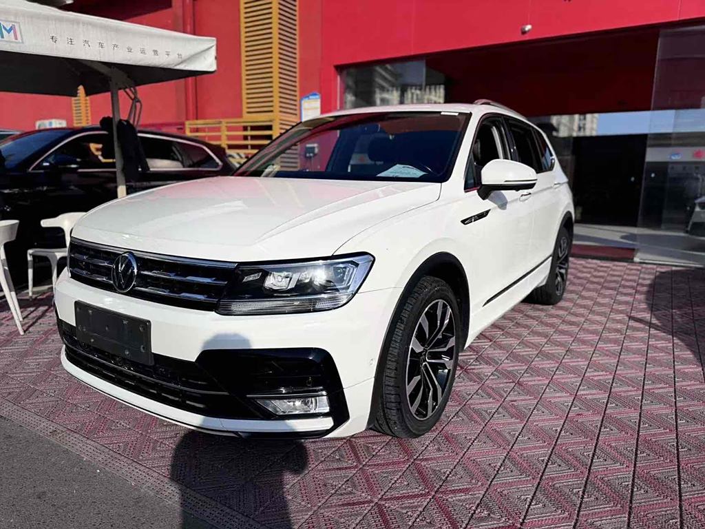 Volkswagen Tiguan L 2021 330TSI АвтоматическаяR-Line