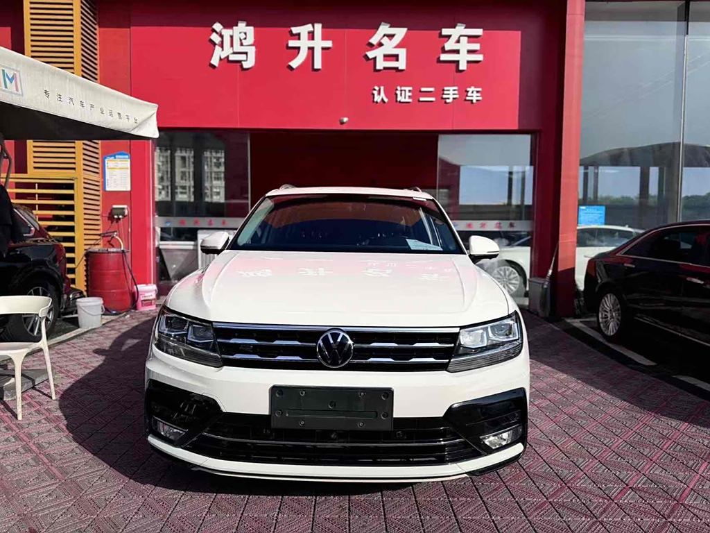 Volkswagen Tiguan L 2021 330TSI АвтоматическаяR-Line