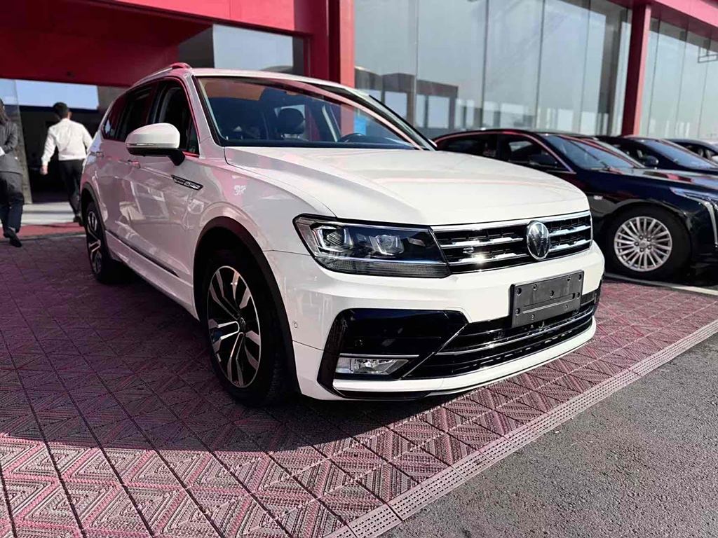 Volkswagen Tiguan L 2021 330TSI АвтоматическаяR-Line