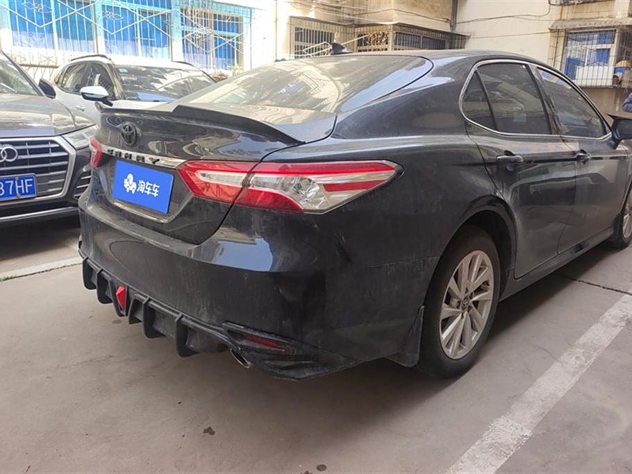 Toyota Camry 2021 2.0G