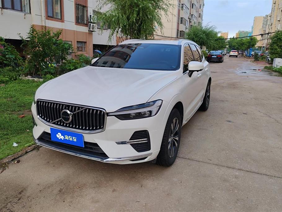 Volvo XC60 2023 B5  Полный привод