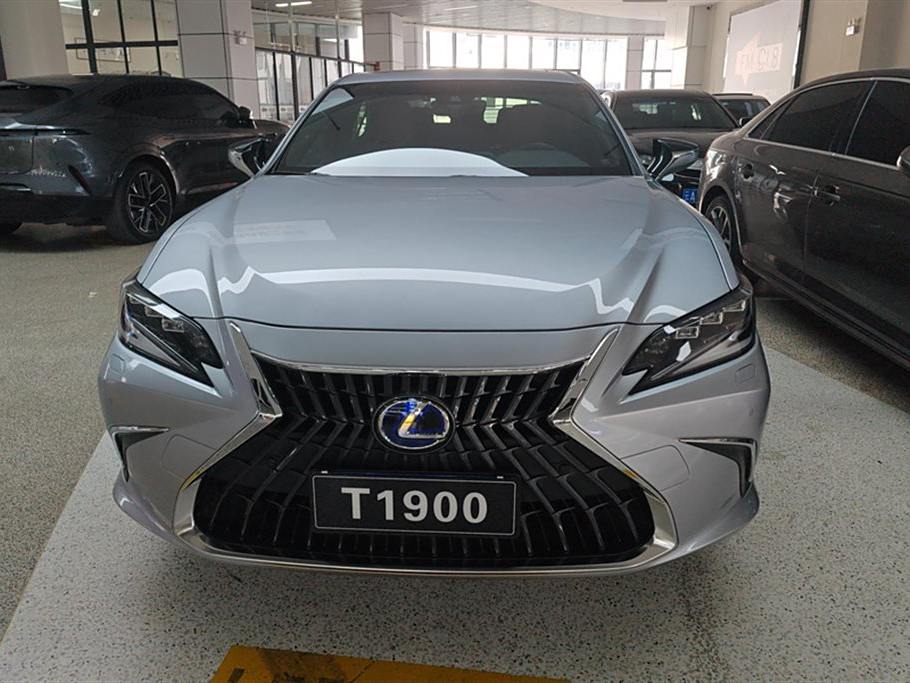 Lexus ES 2022 300h