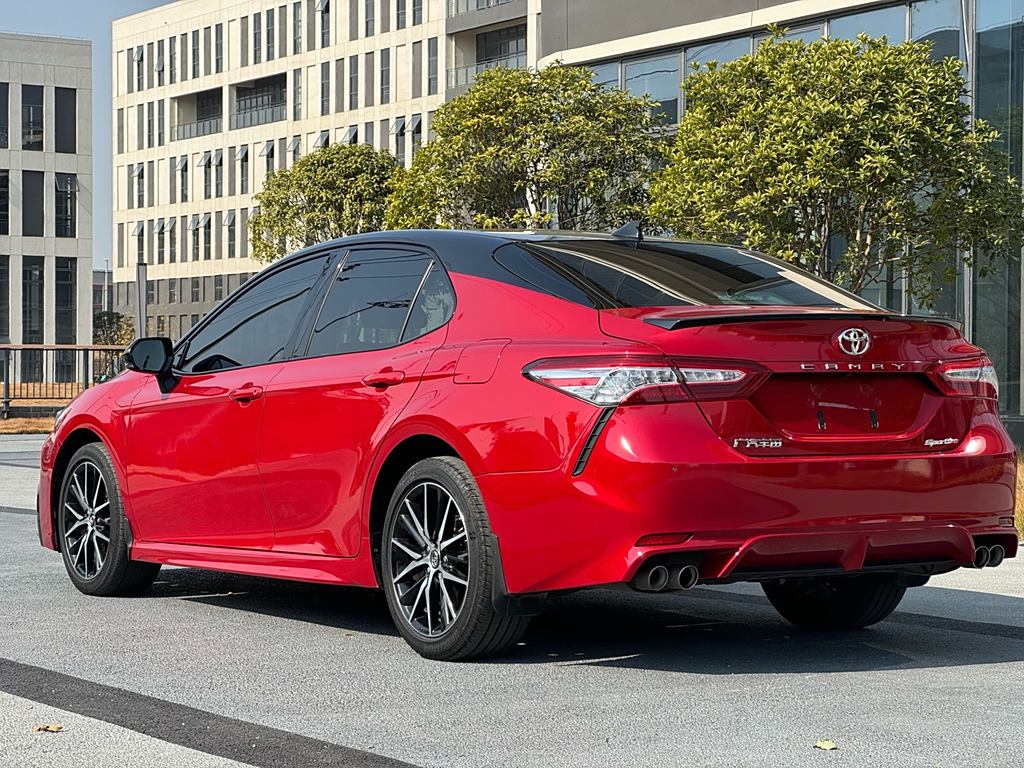 Toyota Camry 2021 2.0S