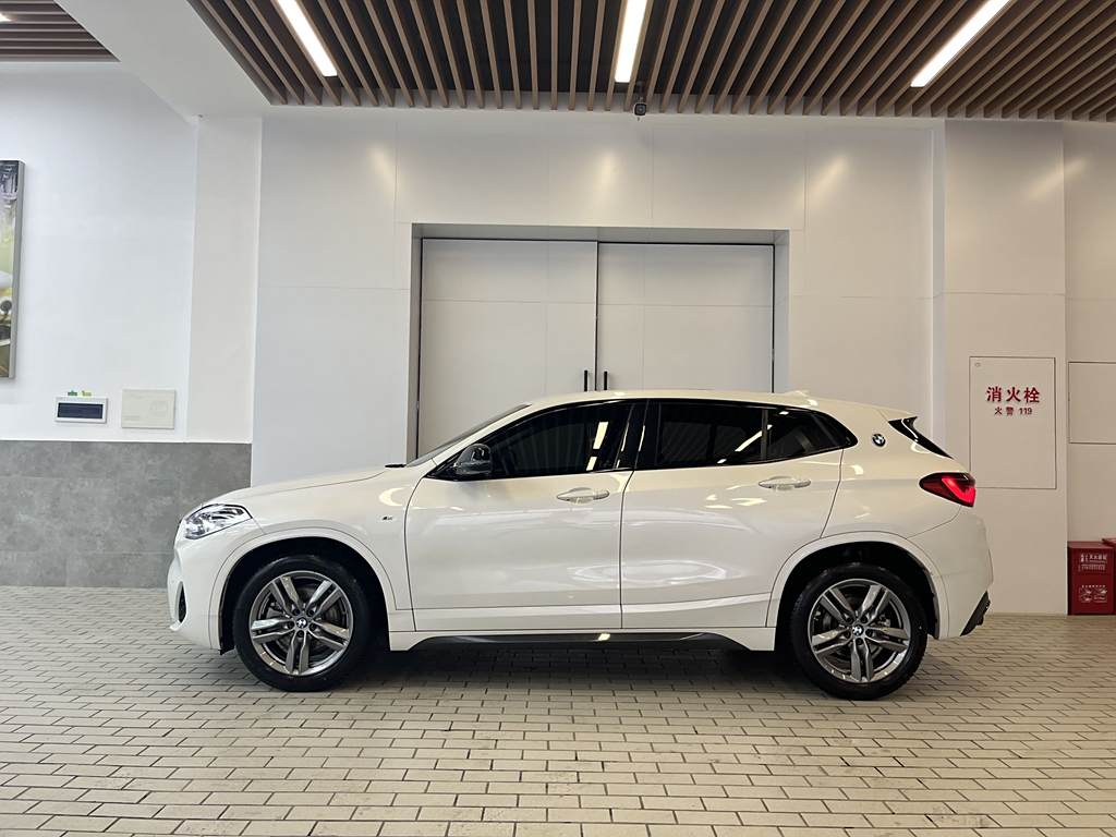 BMW X2 2021 sDrive25i M