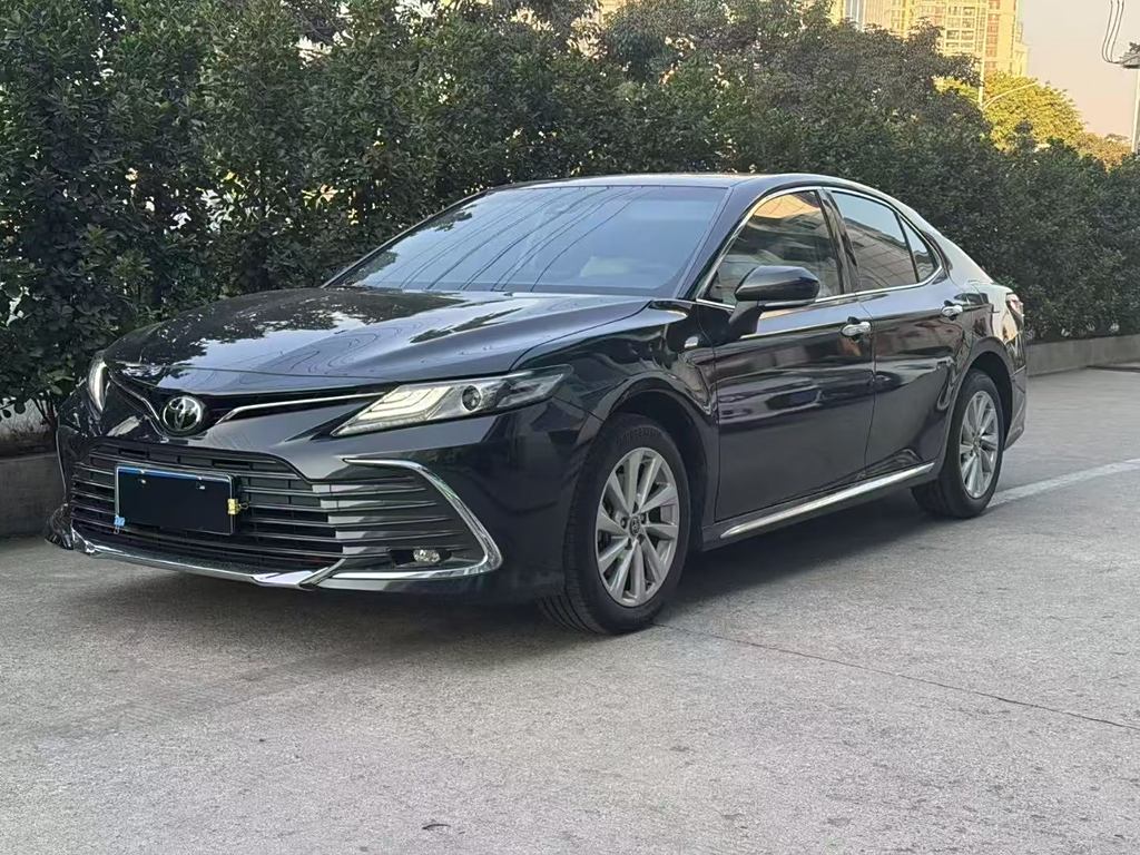 Toyota Camry 2023 2.0G