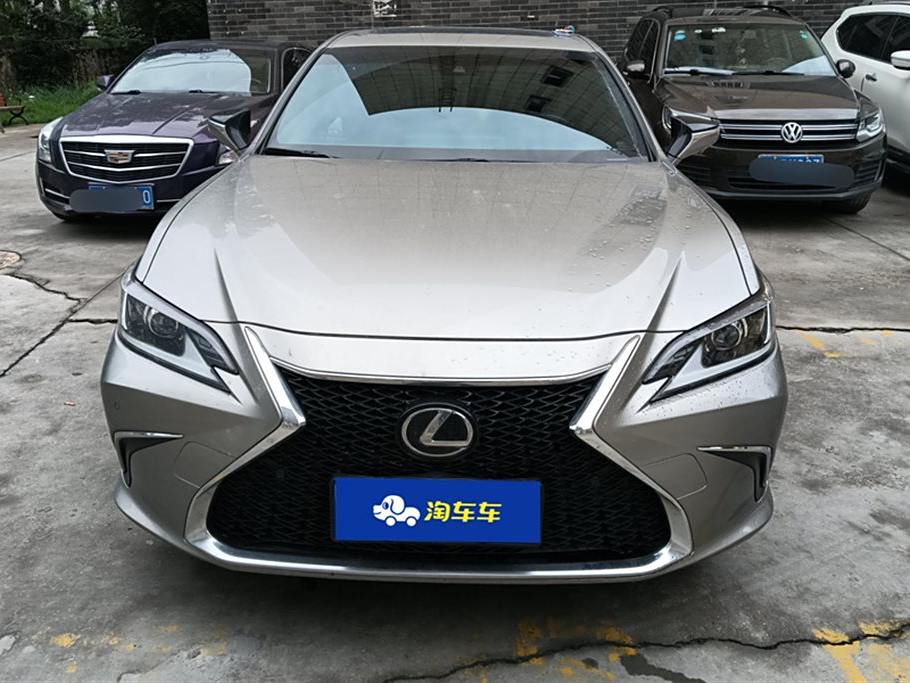 Lexus ES 2020 200