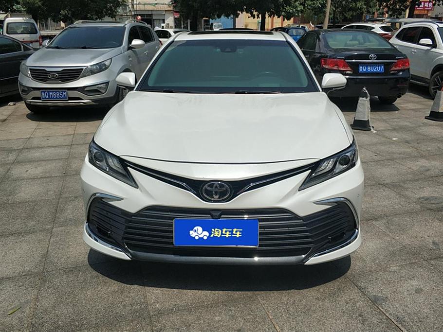 Toyota Camry 2021 2.0G