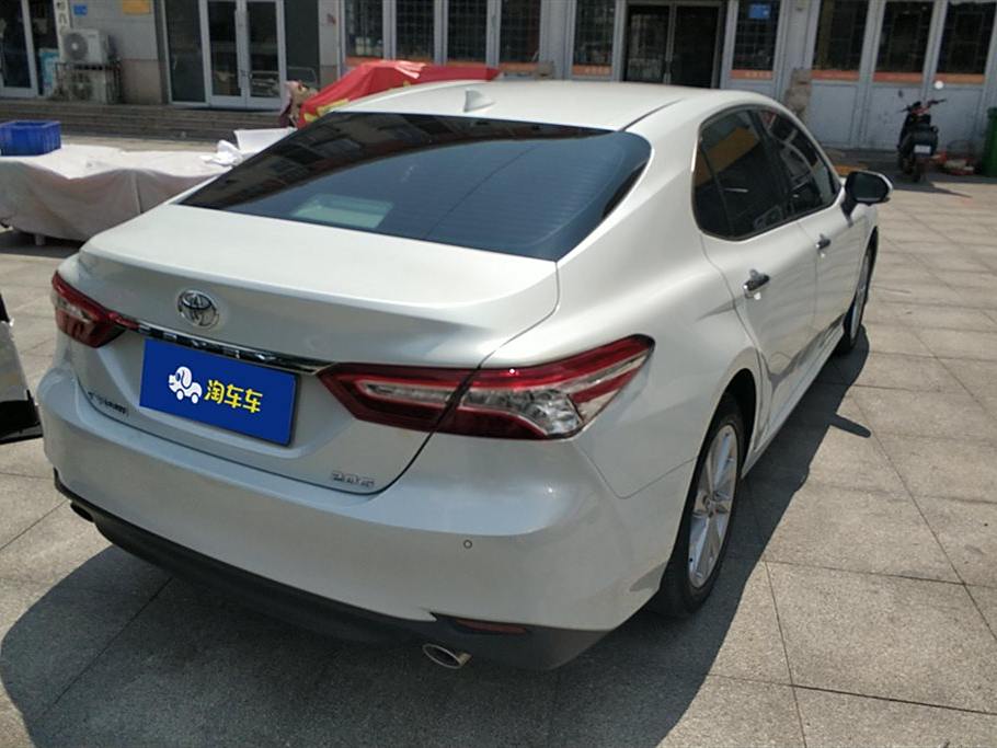 Toyota Camry 2021 2.0G