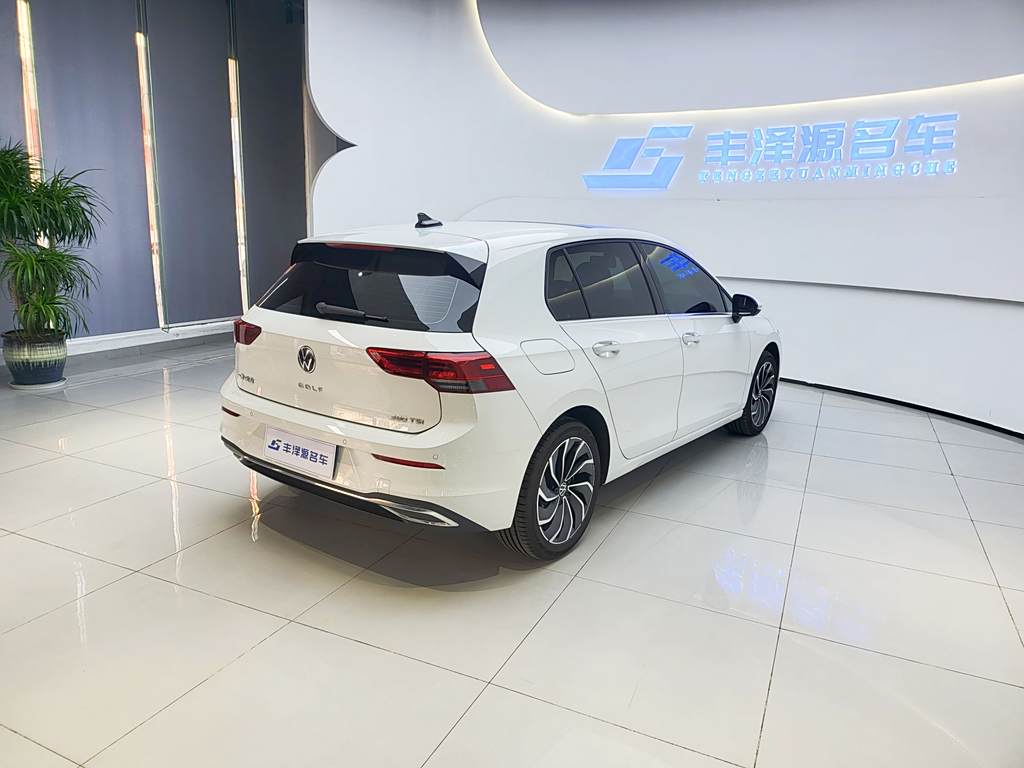 Volkswagen Golf 2023  280TSI DSG Pro