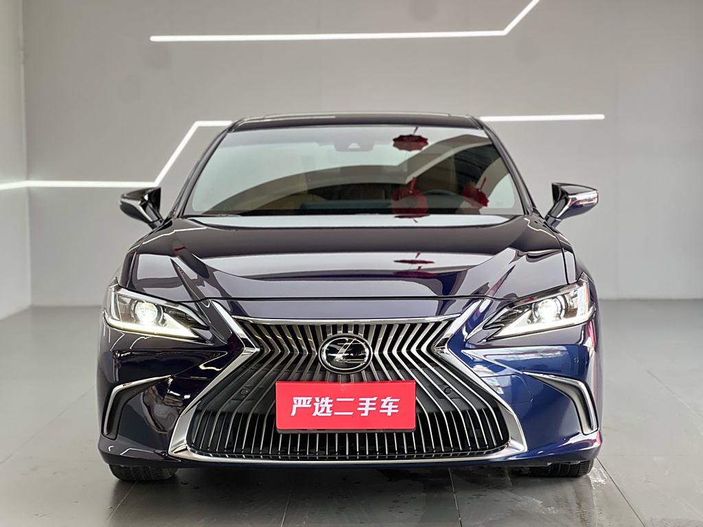 Lexus ES 2020 200