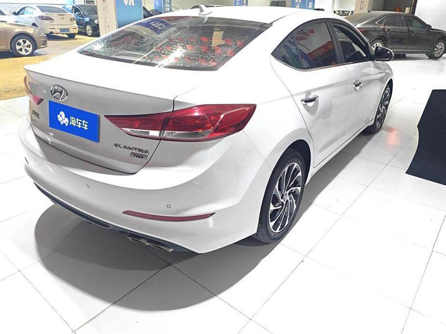 Hyundai Elantra 2020 1.4T ·