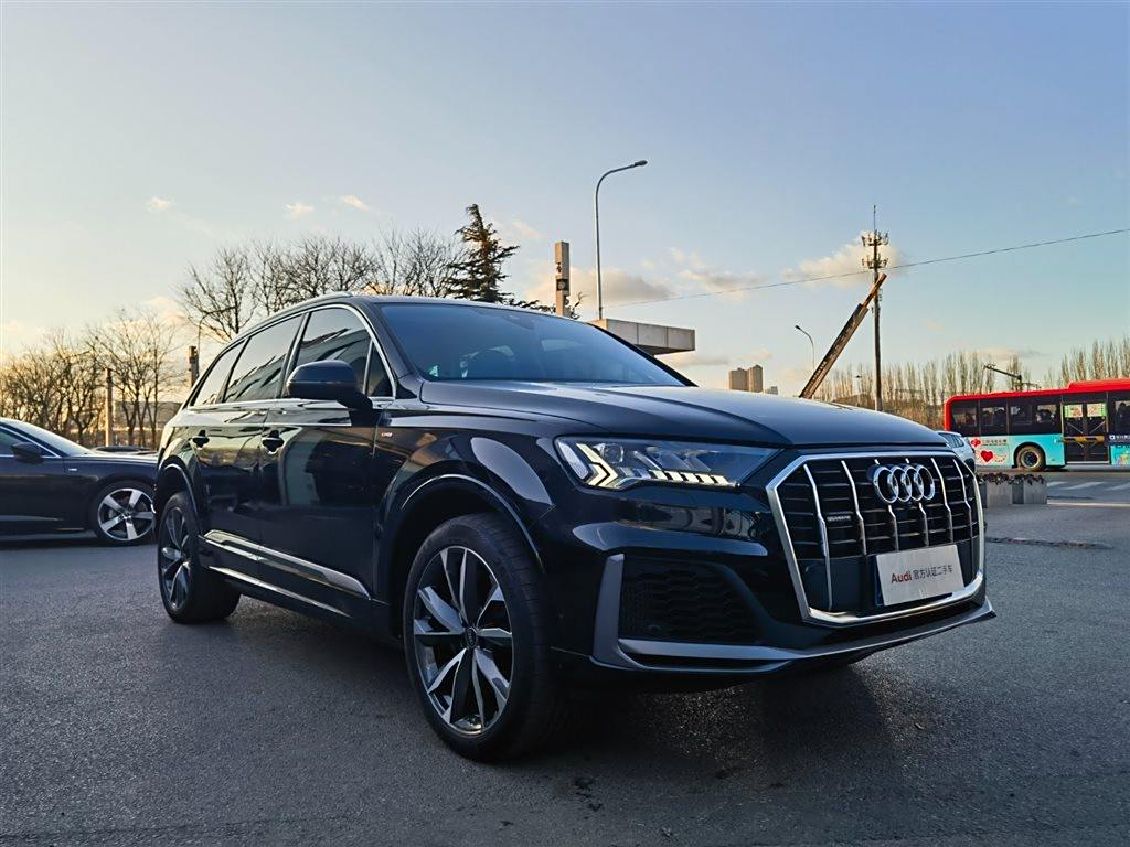 Audi Q7 2023 55 TFSI quattro S line