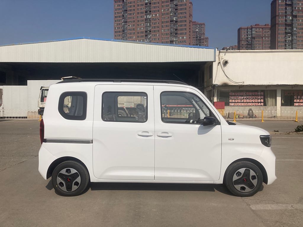 Wuling Hongguang 2024  300KM