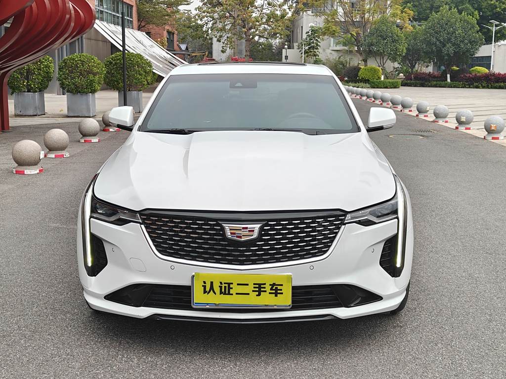 Cadillac CT4 2022 28T  Luxury