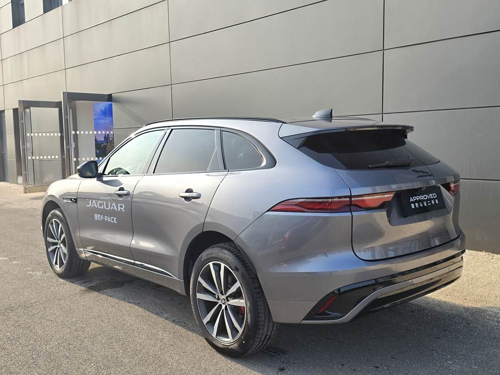 Jaguar F-PACE 2024 P250 R-Dynamic SE