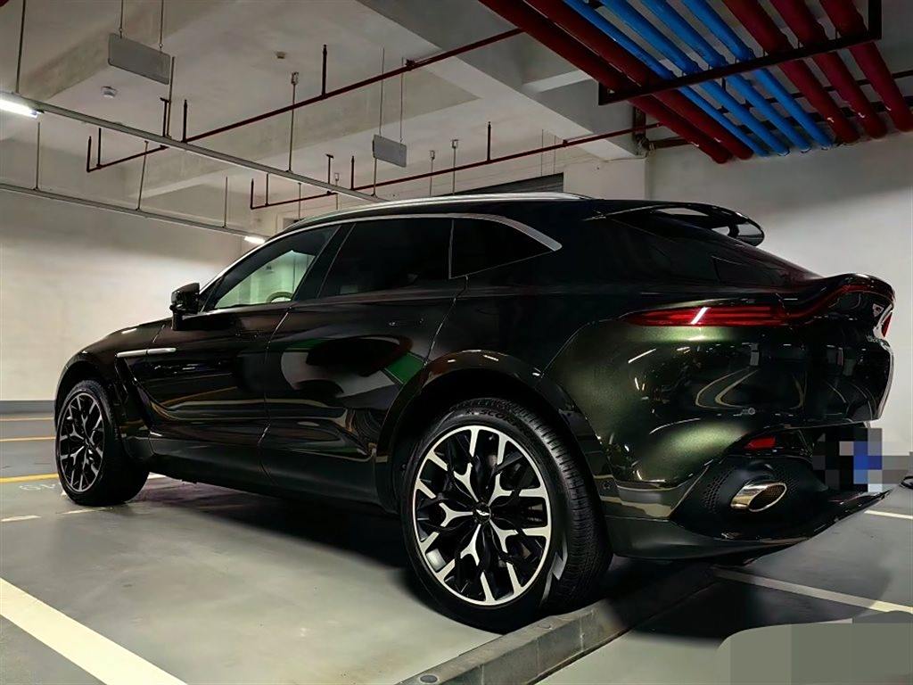 Aston Martin DBX 2021 4.0T V8