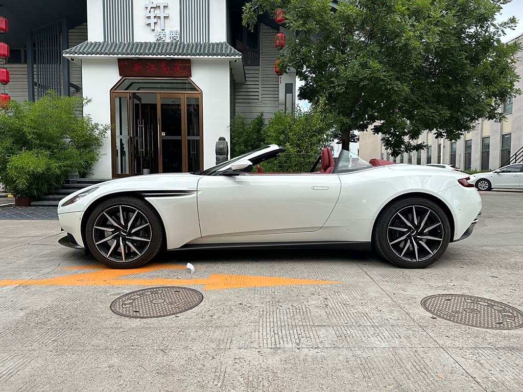 Aston Martin DB11 2022 4.0T V8 Volante