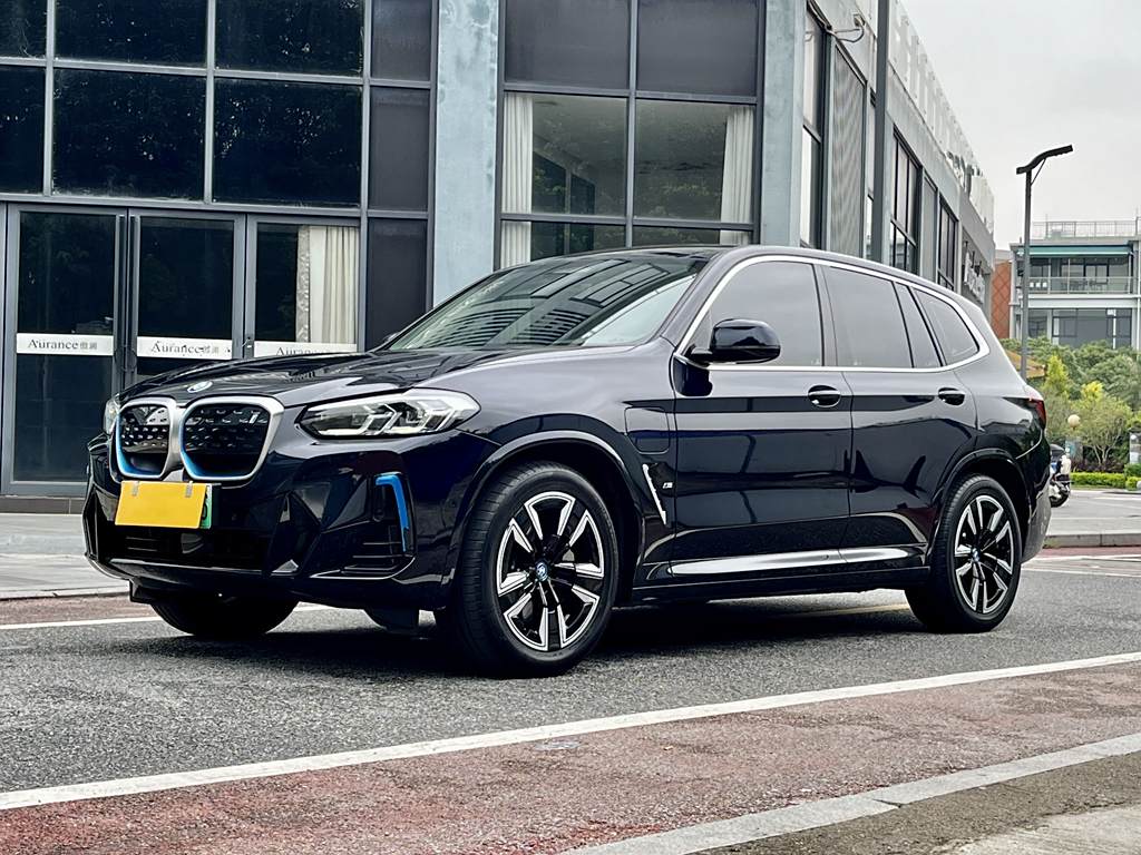 BMW iX3 2022