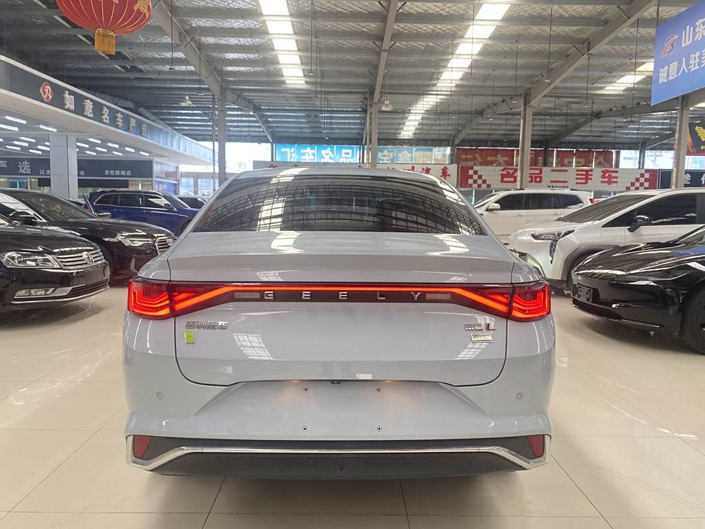 Geely Emgrand L HiP 2022 1.5TD-DHT Pro 100KM Super