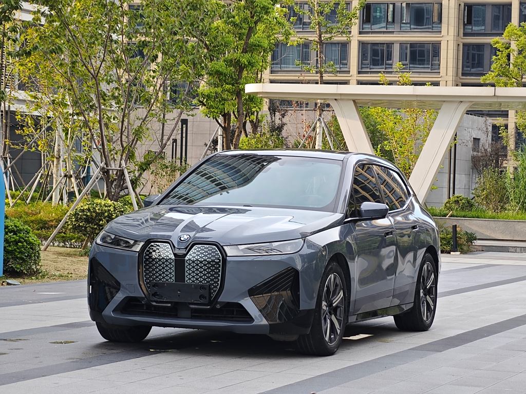 BMW iX 2022 xDrive40