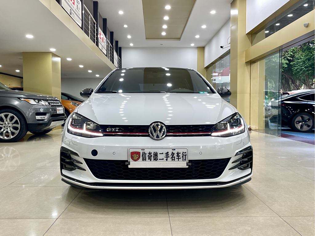 Volkswagen GolfGTI 2019 2.0TSI GTI V